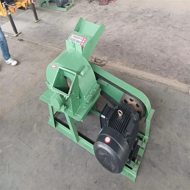 Taşınabilir Dizel Motor Tahrikli Odun Kırma Makinesi